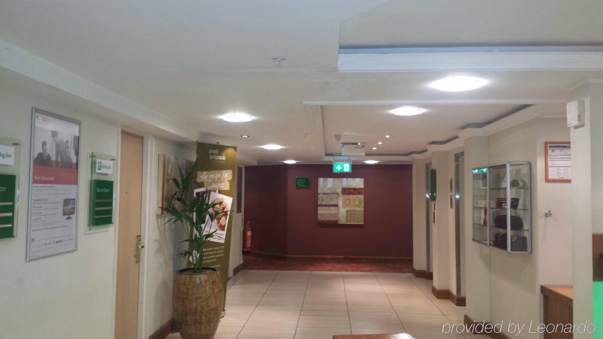 Holiday Inn Northampton By Ihg Exterior photo