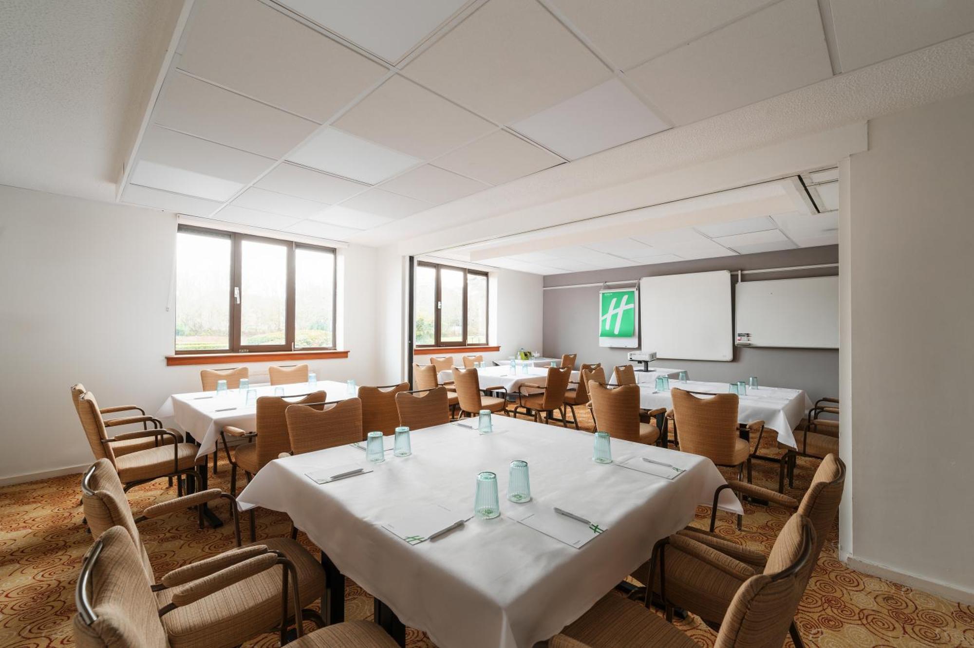 Holiday Inn Northampton By Ihg Exterior photo