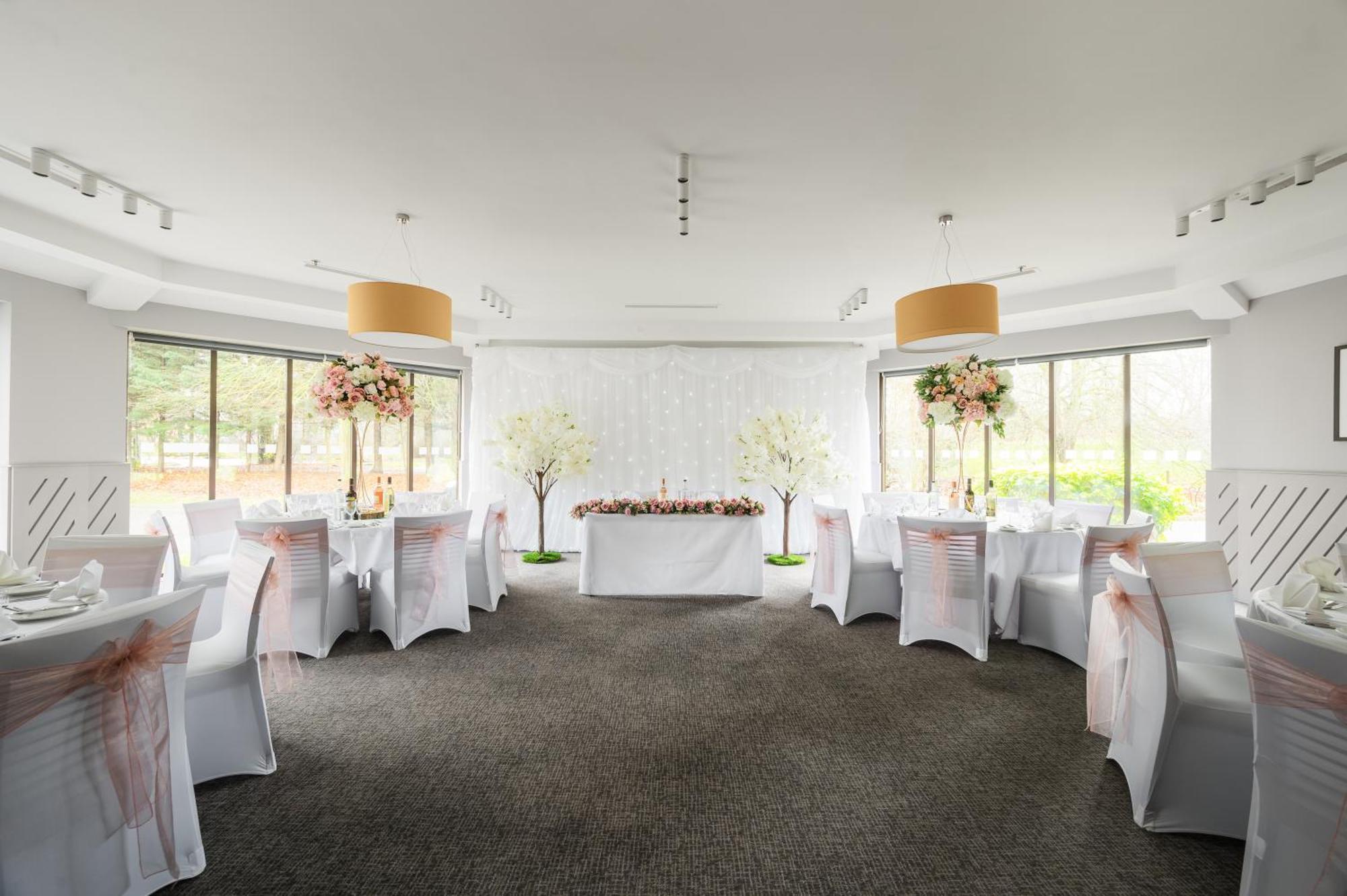 Holiday Inn Northampton By Ihg Exterior photo