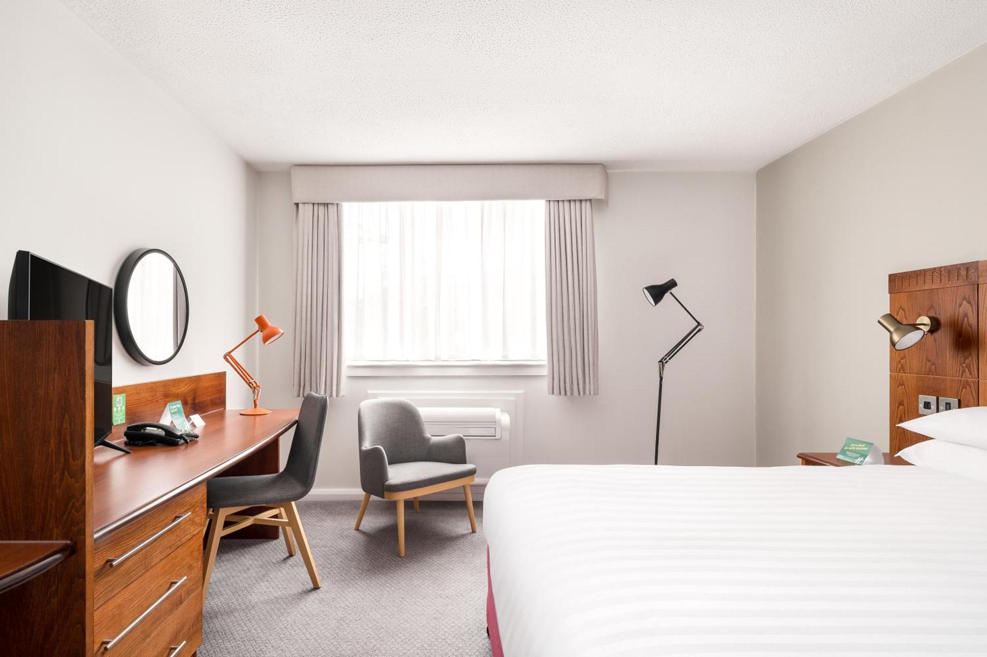 Holiday Inn Northampton By Ihg Exterior photo