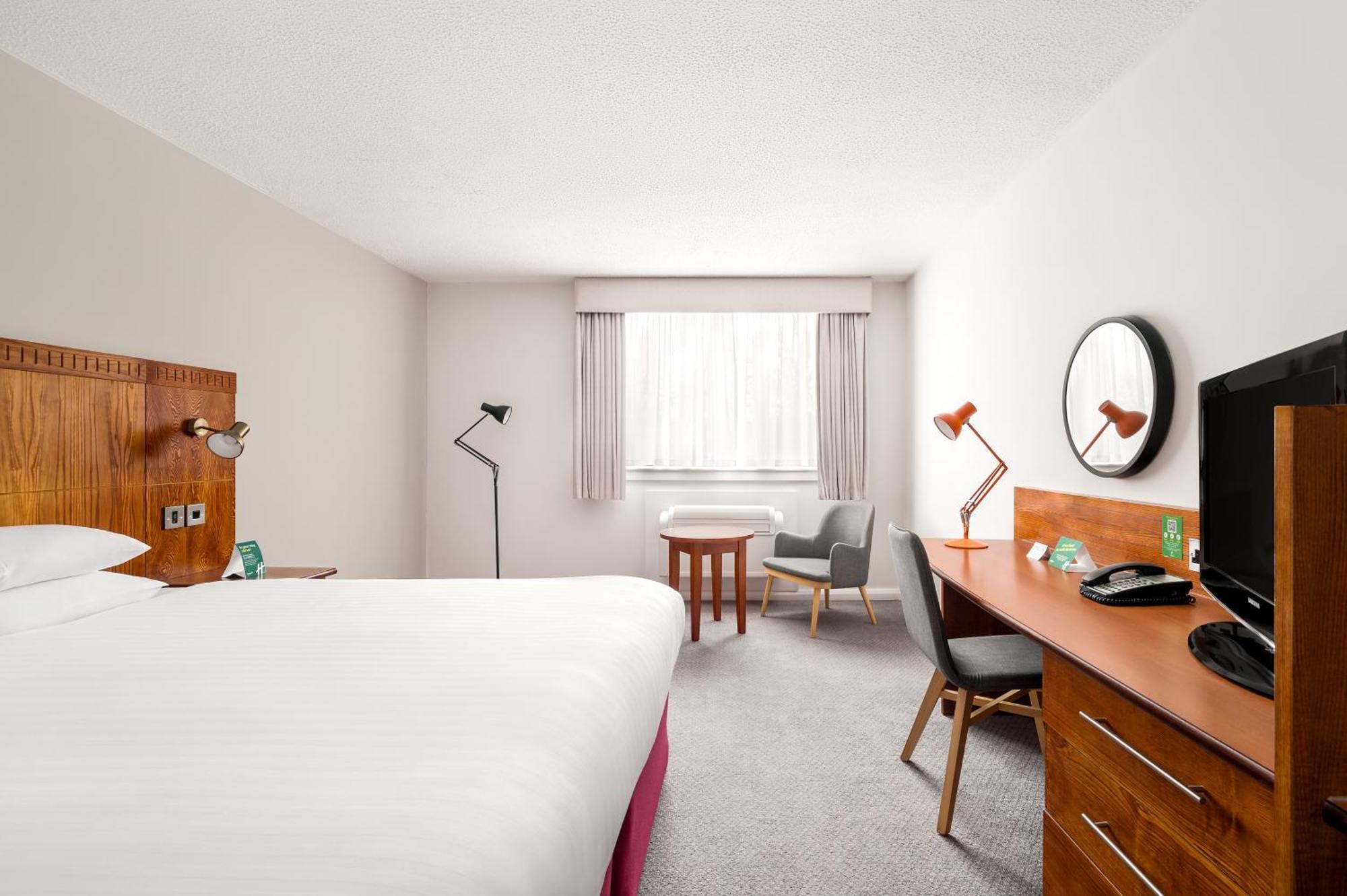 Holiday Inn Northampton By Ihg Exterior photo