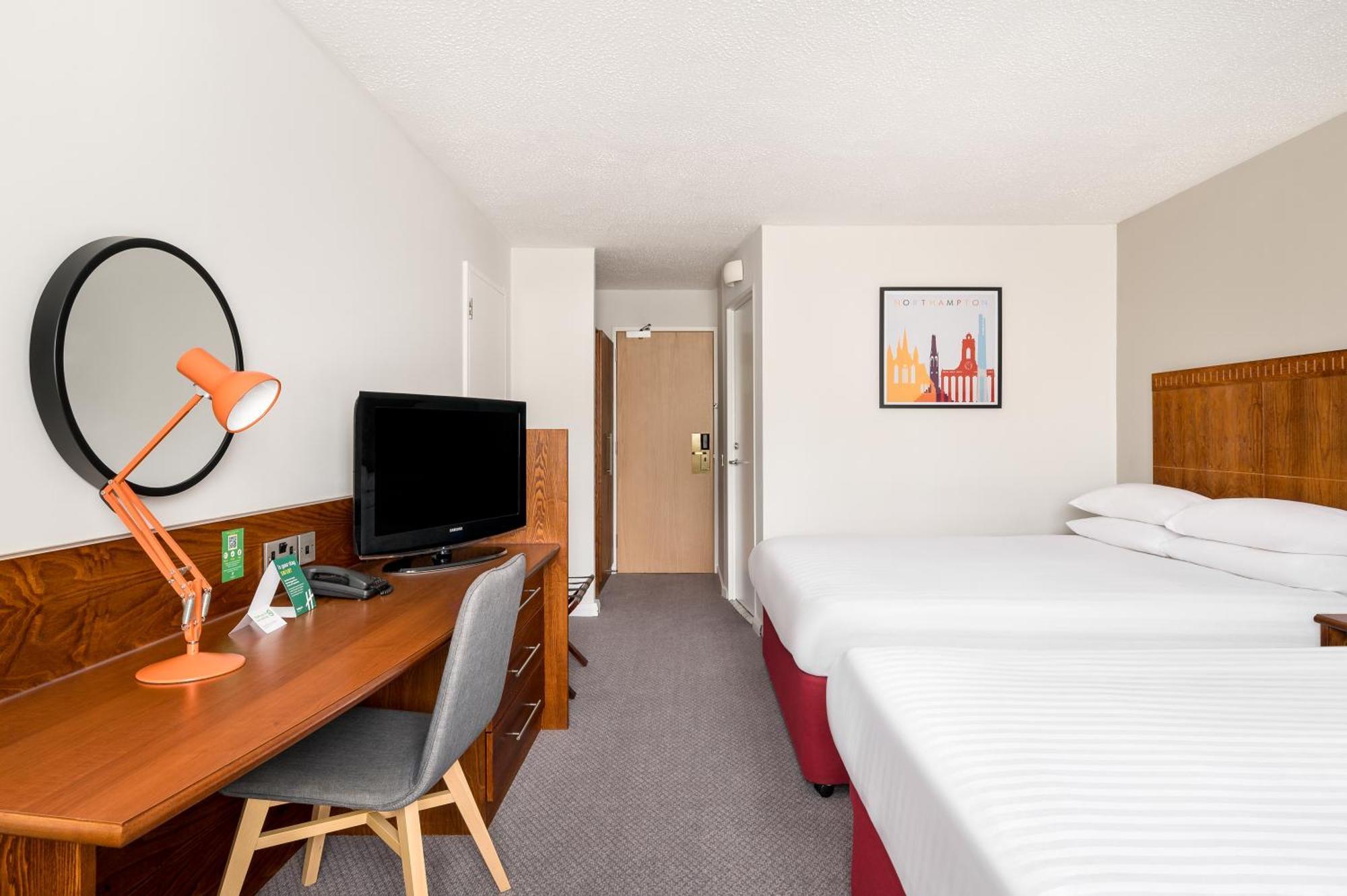 Holiday Inn Northampton By Ihg Exterior photo