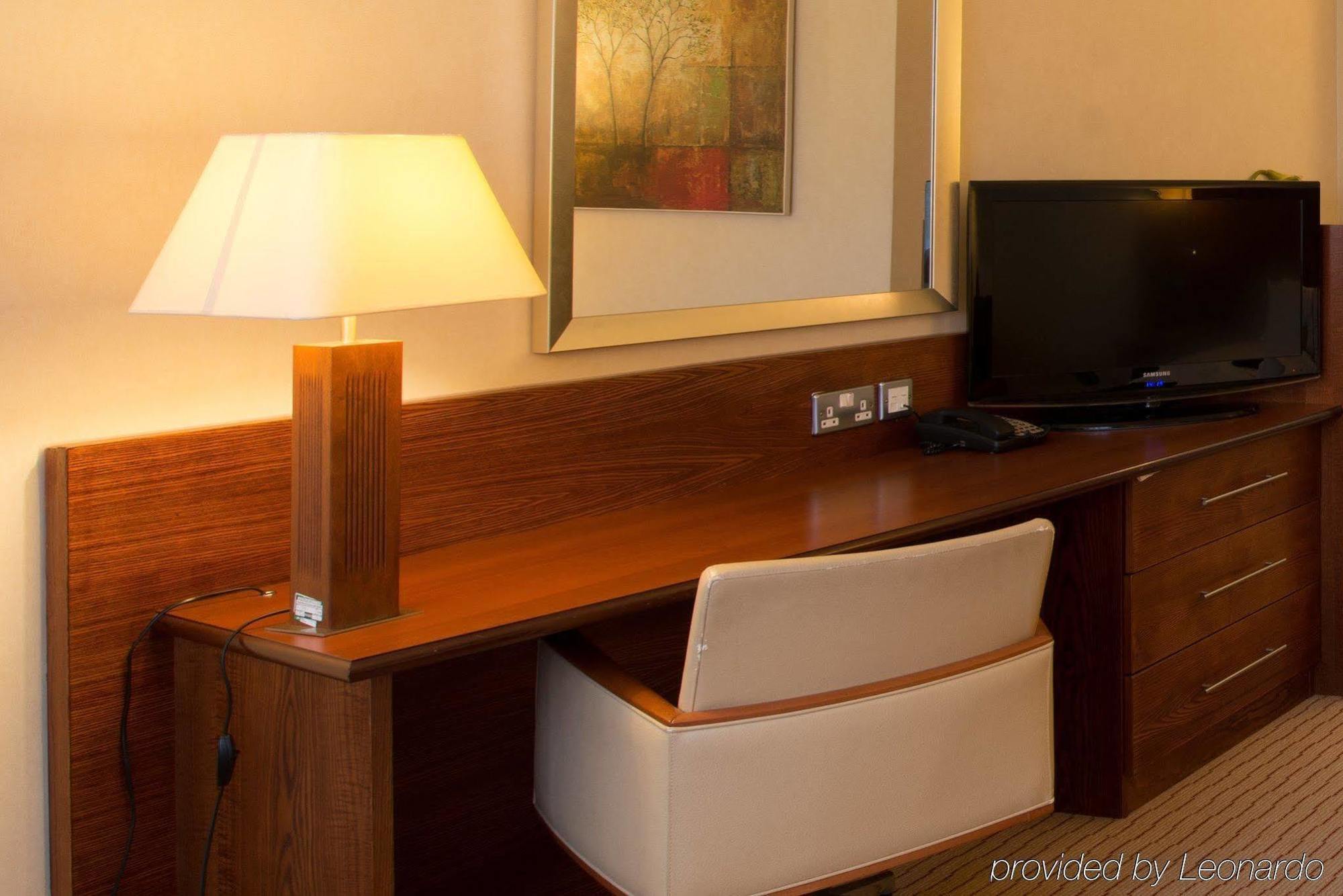 Holiday Inn Northampton By Ihg Exterior photo