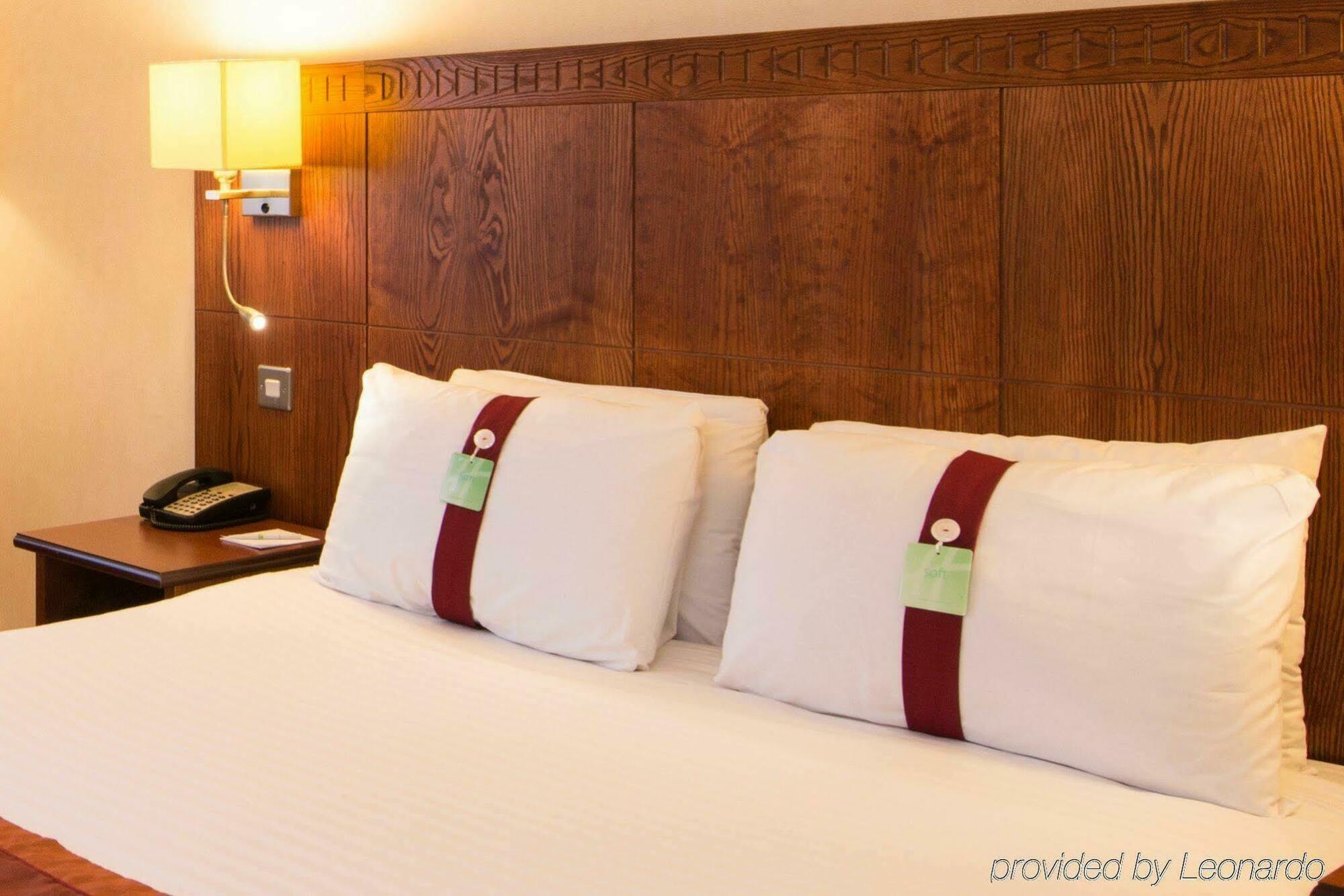 Holiday Inn Northampton By Ihg Exterior photo