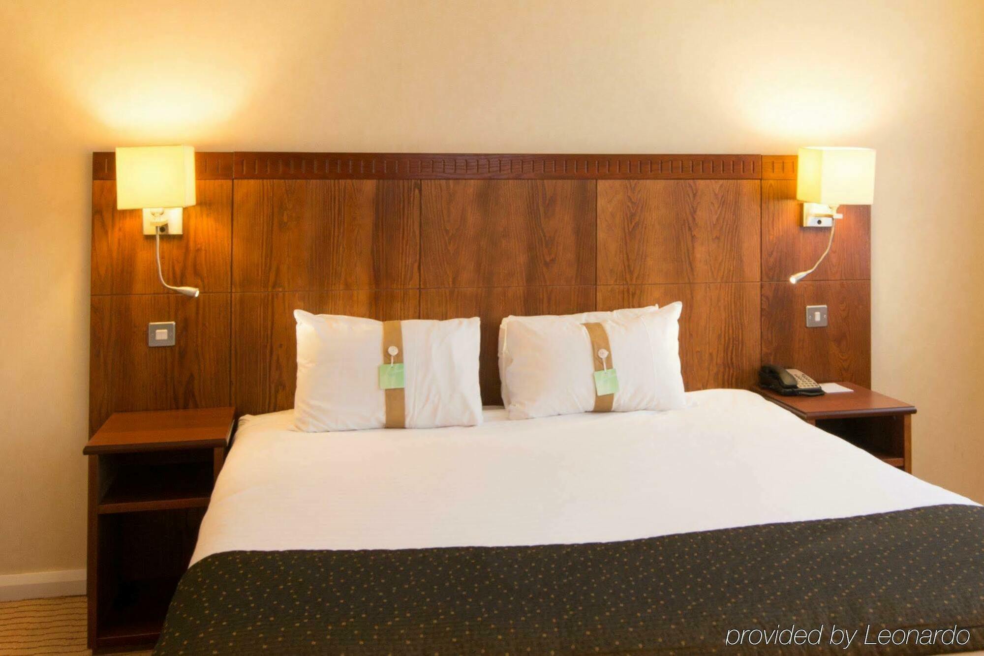Holiday Inn Northampton By Ihg Exterior photo