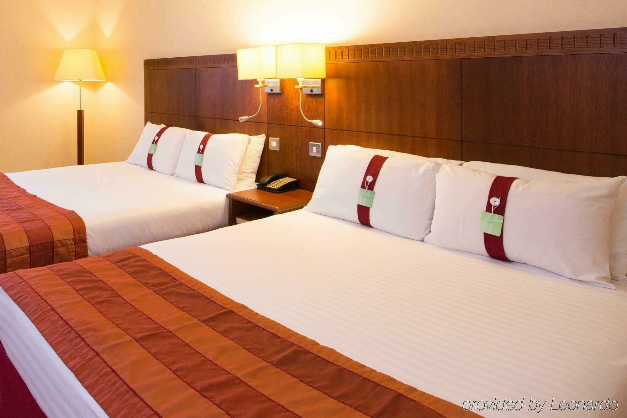 Holiday Inn Northampton By Ihg Exterior photo